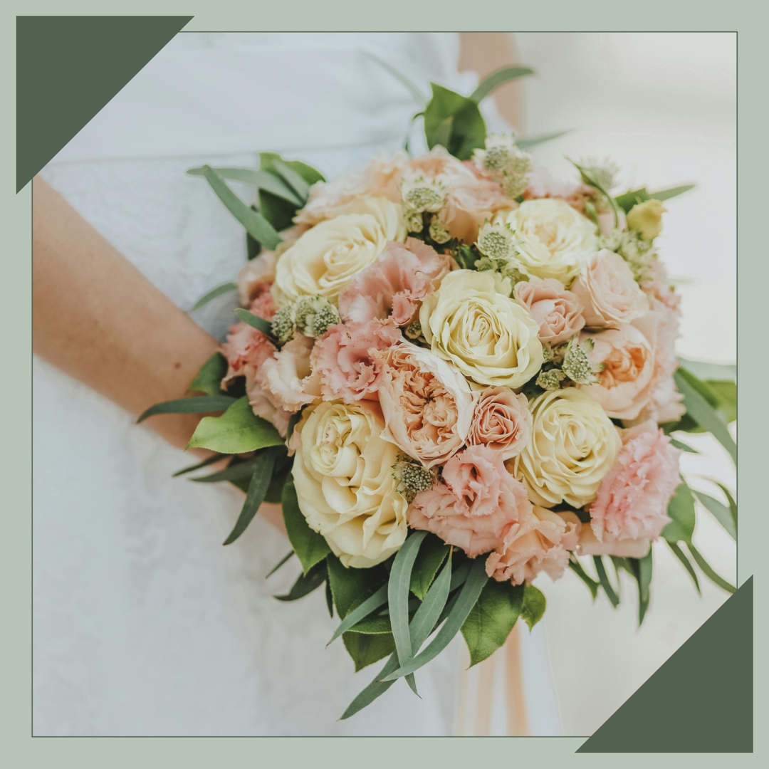 ramo de bodas rosas de diferentes colores