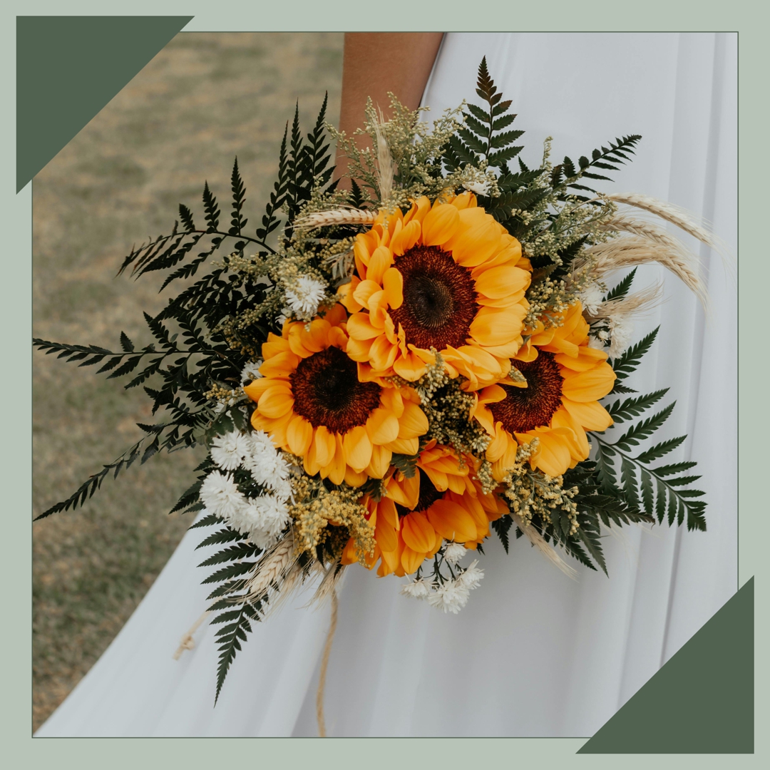 ramo de bodas con flores variadas