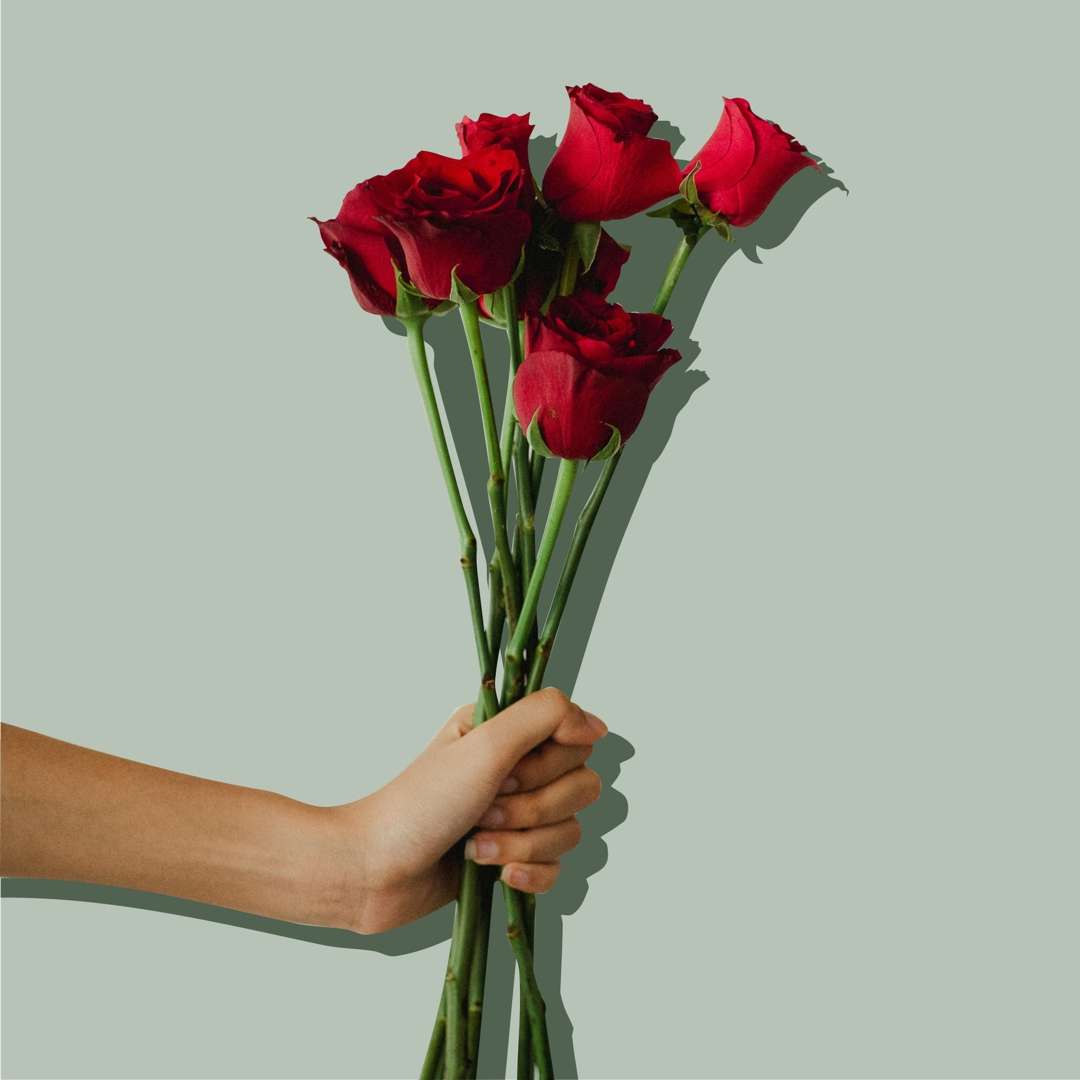 ramo de flores rosas rojas